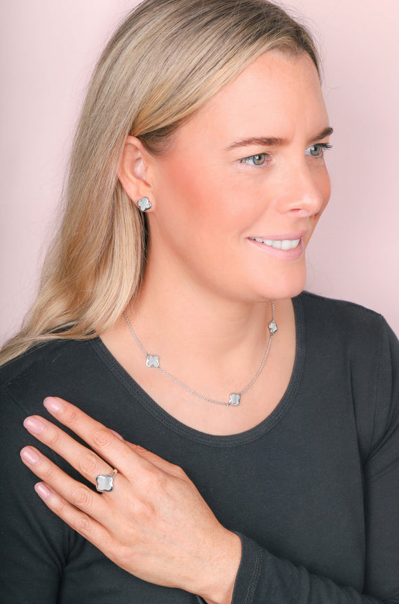 18ct Rose Gold White Mother of Pearl Bloom Four Leaf Clover Ring