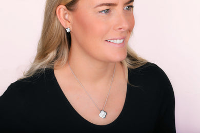 18ct White Gold White Mother of Pearl Bloom Large Four Leaf Clover Polished Edge Pendant