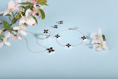 9ct White Gold Whitby Jet Bloom Flower Ball Edge Bracelet, B1272