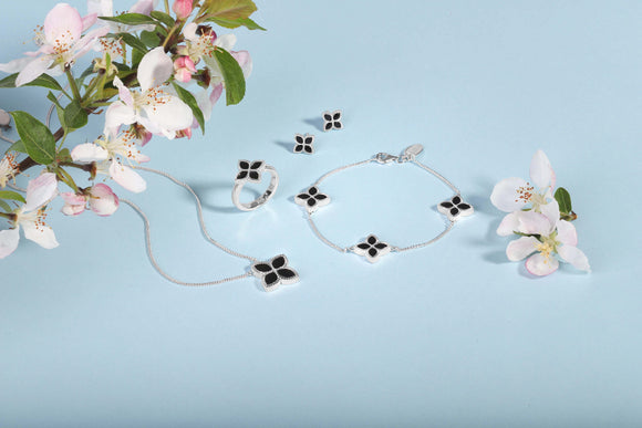 9ct Yellow Gold Whitby Jet Bloom Flower Ball Edge Stud Earrings E2602