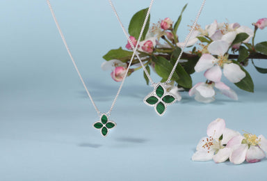 9ct White Gold Malachite Bloom Small Flower Ball Edge Necklace, N1155