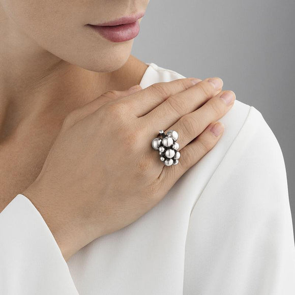 Georg Jensen Moonlight Grapes Sterling Silver Dress Ring. 3561180.Georg Jensen Moonlight Grapes Sterling Silver Medium Dress Ring 20000388