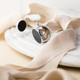 Sterling Silver Whitby Jet Large Round Locket, P3551C.